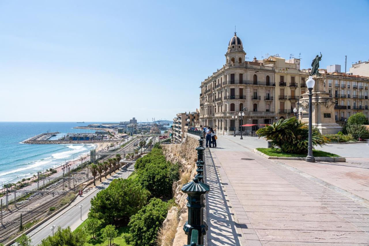 Hauzify I Domus Tarragona Apartment Luaran gambar
