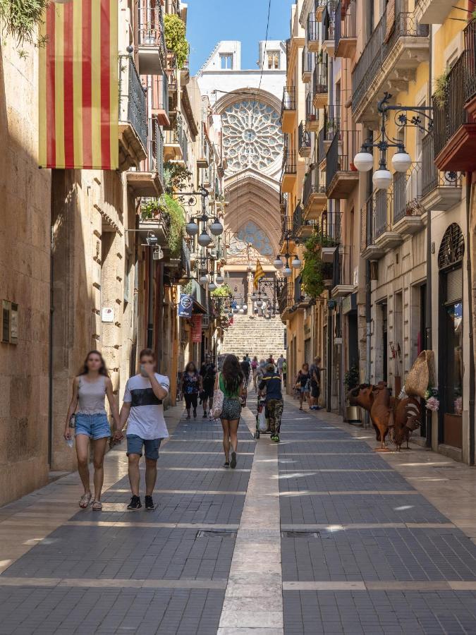 Hauzify I Domus Tarragona Apartment Luaran gambar